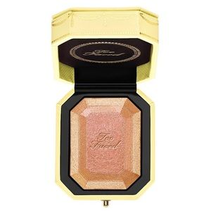 Too Faced Diamond Light Highlighter